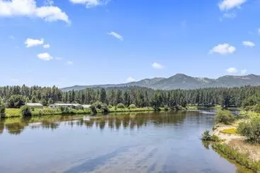 ホテル Birch Glen Lodge