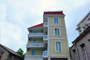 Hotel Guesthouse White Swan