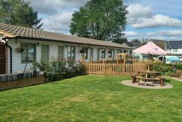 ユースホステル Pine, Country Chalet Located In Pegsdon