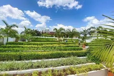 Hotel Bridgeview Resort