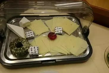 Hotelli Und Restaurant Rabennest Am Schweriner See