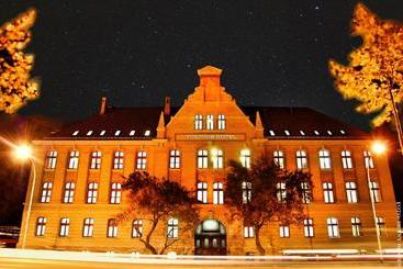 Отель Younior  Stralsund