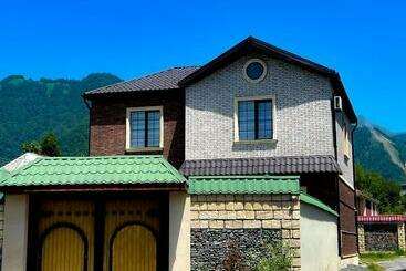 ツーリストアパートメント Qafqaz Manor Villa