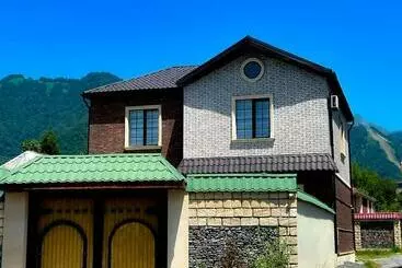 آپارتمان‌های توریست‌ها Qafqaz Manor Villa
