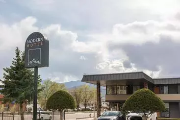 Modern Motel