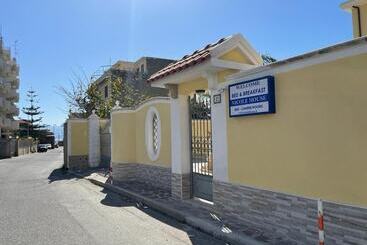 مبيت وإفطار Nicole House