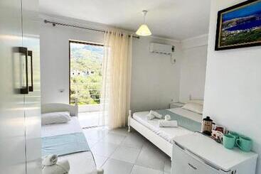 هتل Ionian View B&b