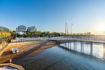 Adenya Hotel & Resort