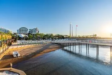 Adenya Hotel & Resort