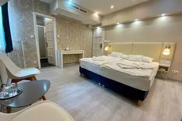 ホテル Bástya Konferencia és Wellness