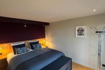 Bed And Breakfast Chickpointcharlie