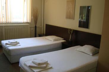 پانسیون Guest House Lazur