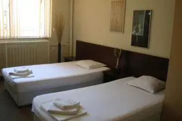 ペンション Guest House Lazur