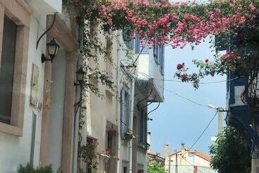 تختخواب و صبحانه Nil House Ayvalık 1