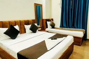 Pensjonat Raj Near Railway Station A Unit Of Raj Guest House