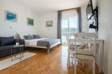 پانسیون Apartmani Sunce