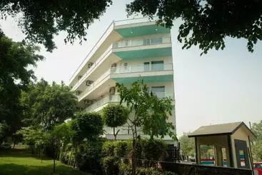 Inde Hotel Golf Course Extension, Gurgaon