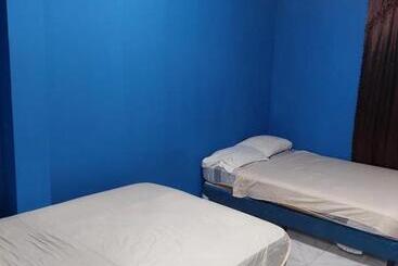 فندق صغير Twin Fin Plaza