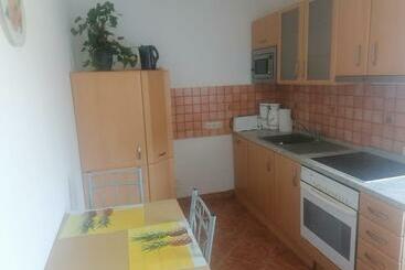 ツーリストアパートメント Gästehaus An Der Warnow