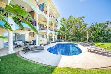 호텔 Salty Adventures At Twin Dolphins