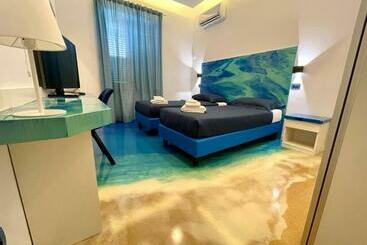 تختخواب و صبحانه Tribus Boutique