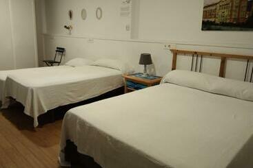 بنسيون Joy Beach B&b