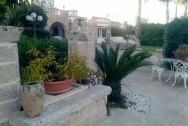 Bed & Breakfast Giardini Di Silvia