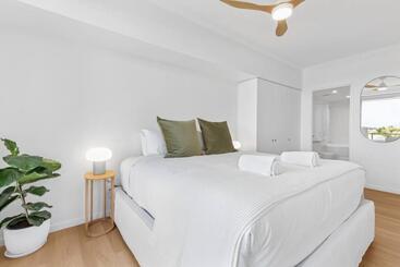 דירות לתיירים Fresh Beautifully Styled 2 Br Resort Apt At Marcoola