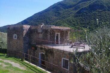 Agriturismo Le Case Rotte