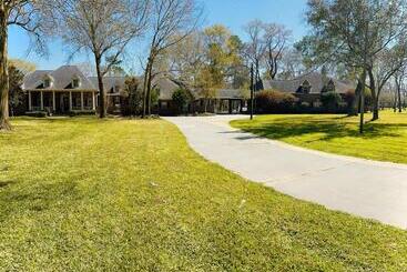 Turistlejligheder Relaxing Two Bedroom Apartment Or Studio On 13 Beautiful Wooded Acres In A Quiet Neighborhood