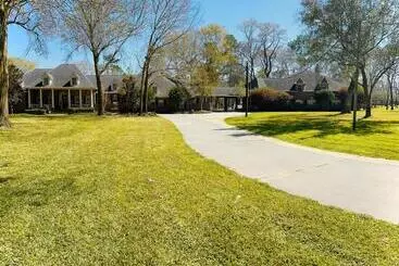 ツーリストアパートメント Relaxing Two Bedroom Apartment Or Studio On 13 Beautiful Wooded Acres In A Quiet Neighborhood