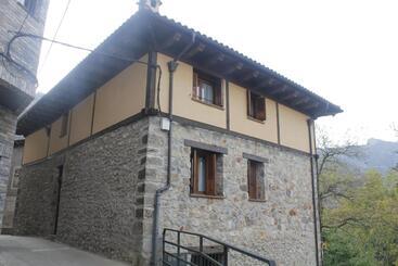 Apartamente turistice La Casa Del Abad