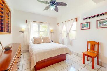 호텔 Red Ginger @ Caribe Island