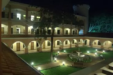 هتل Le Moustier Suites