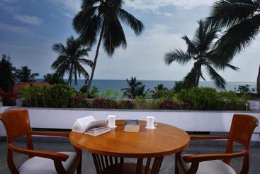호텔 Getaway Beach Resort Kovalam