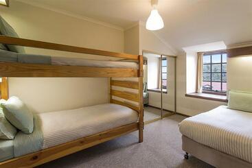 酒店 Village Family Motor Inn