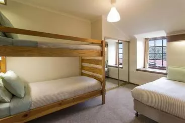 Hotel Village Family Motor Inn