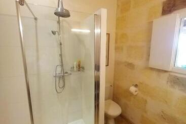 Жильё для туристов Maison Charmante Avec Jacuzzi A Saint Ciers De Canesse