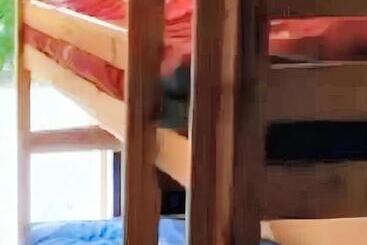 Turista apartmanok Villa Spacieuse A Aimargues Avec Piscine Privee