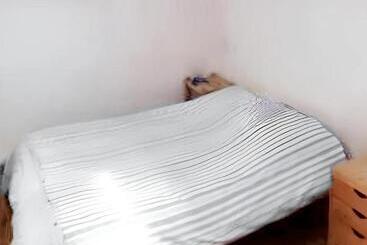 Жильё для туристов Villa Spacieuse A Aimargues Avec Piscine Privee