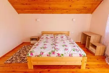 Hotel садиба під лісом