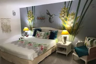 آپارتمانهای توریستها Studio Jardin & Mer