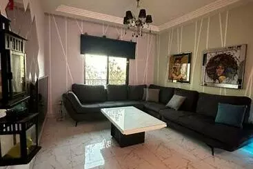 Aamiaismajoitus (B&B) Abu Alzoz Home سكن مشترك