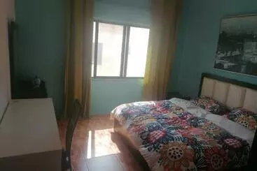 Bed and Breakfast Abu Alzoz Home سكن مشترك