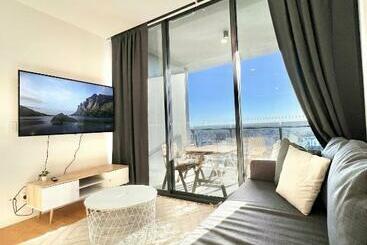 2 Bedroom Cozy Apartment, Brisbane1towers, South Brisbane