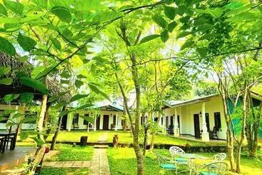 Hotel Kingfisher Resort & Retreat Sigiriya