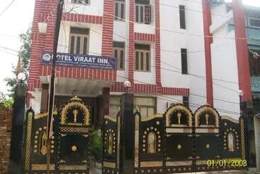 هتل Viraat Inn