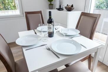 Aparthotel Sleep In Antibes City Port