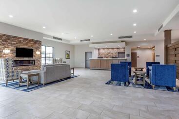 Szálloda Comfort Suites Scottsdale Talking Stick Entertainment District