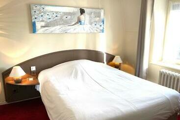 Hotel Hôtel   Restaurant Histoire De Bistrot